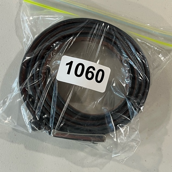 Saks Fifth Avenue 45W Aniline Kipskin Shoulder Made in USA Black Leather Belt - Picture 11 of 11